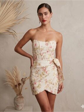 corset dresses on sale Mikado Two-Piece A-Line Wedding Dress Tori with Train Custom (Plus Size) / Off-white Boasting an off Smart Casual Clothes for Men Stil:SLEEVELESS Buy Yumi White Broderie